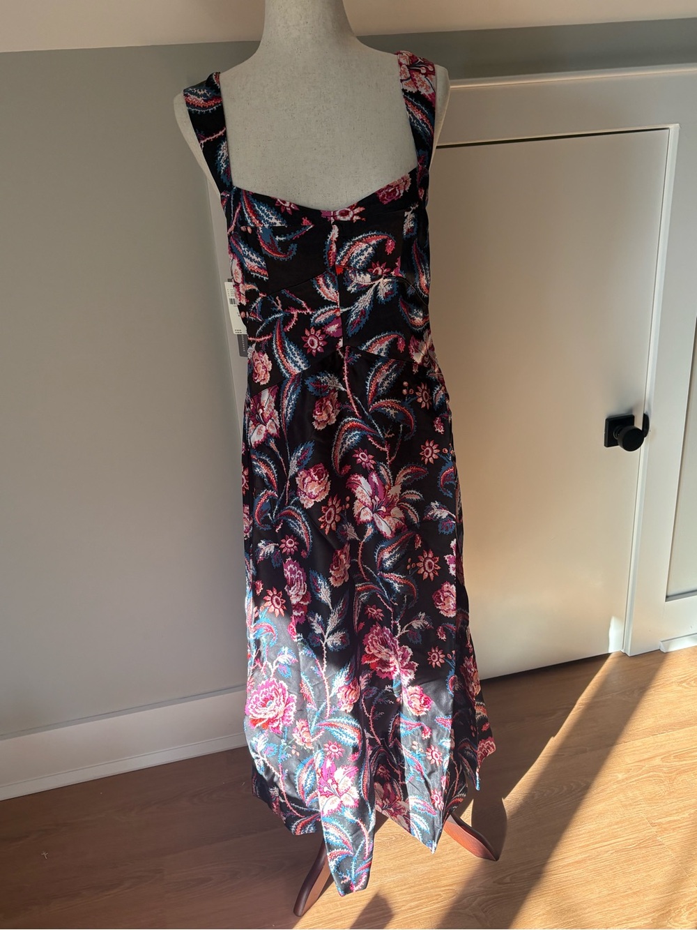 Jocelyn Sleeveless Slip Midi Dress by Maeve  in size medium.
